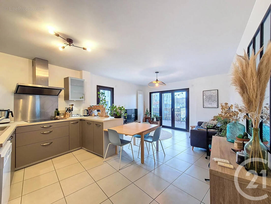 Appartement à SATHONAY-CAMP