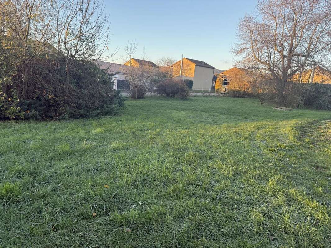 Terrain 885 m² à Prisse  - photo 4