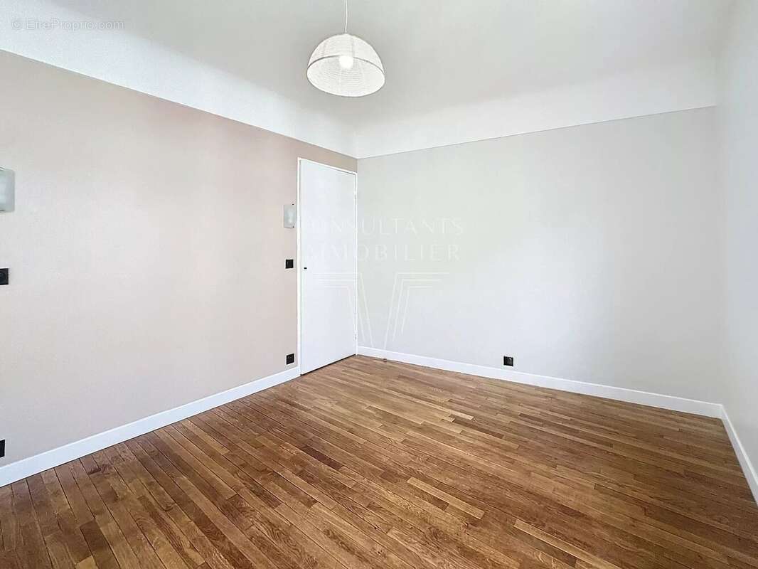 Appartement à PARIS-7E