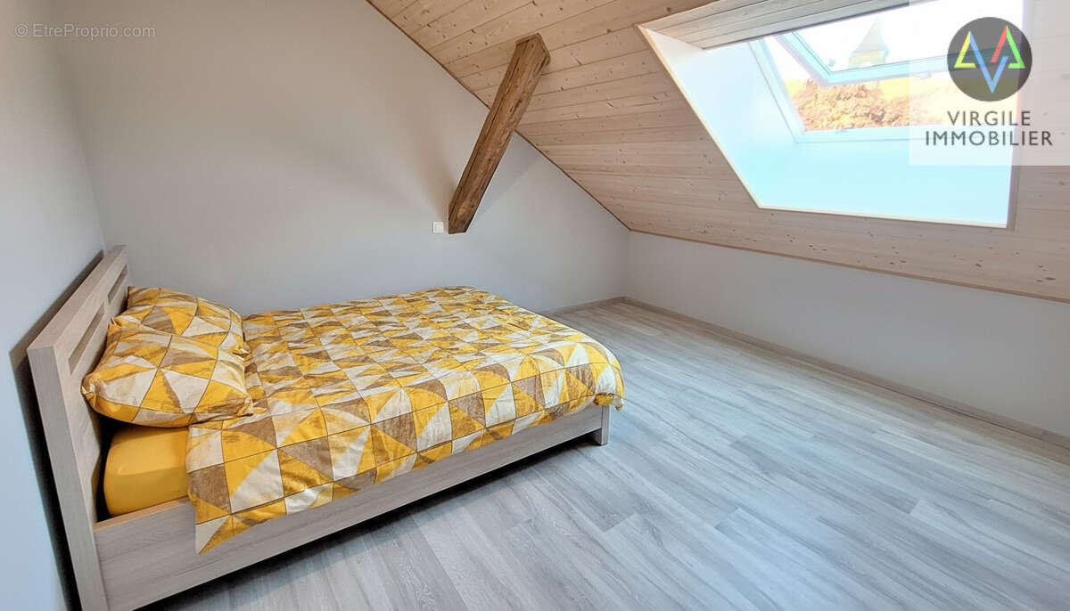 Appartement duplex entièrement rénové de aux Hôpitaux-Vieux - photo 3
