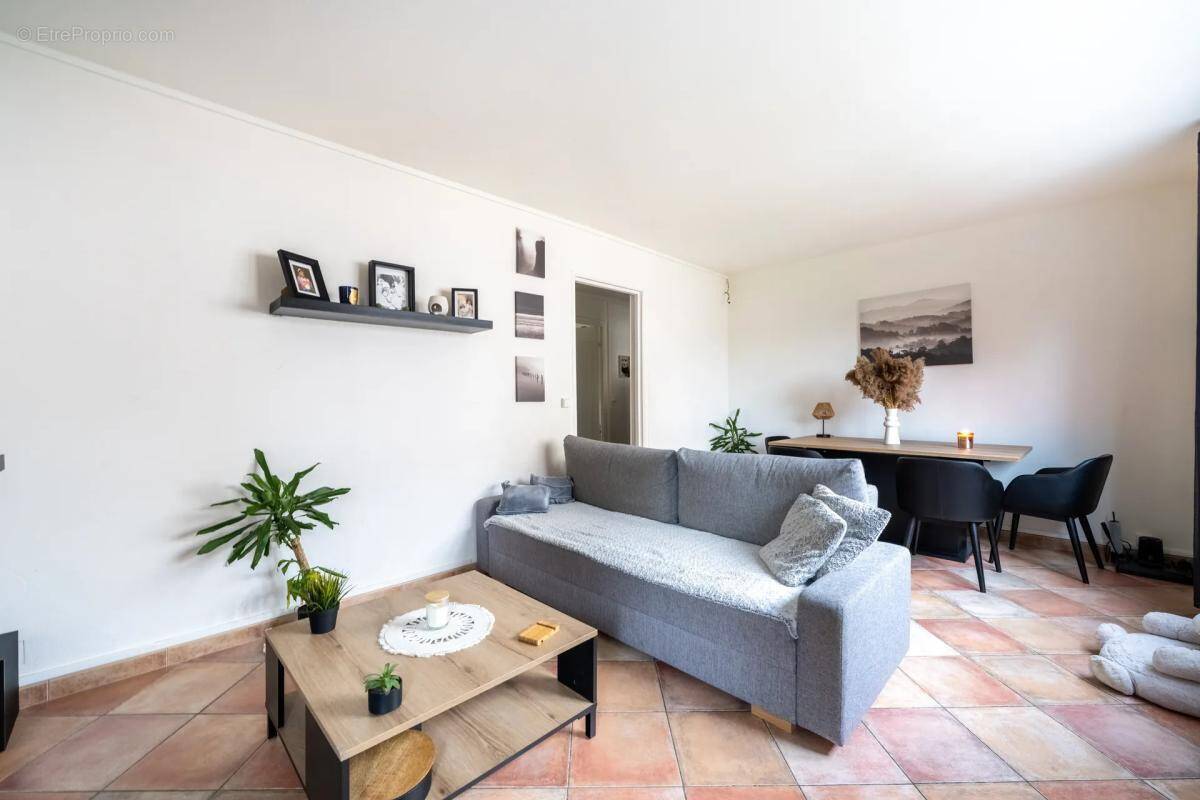 Appartement à MAURECOURT
