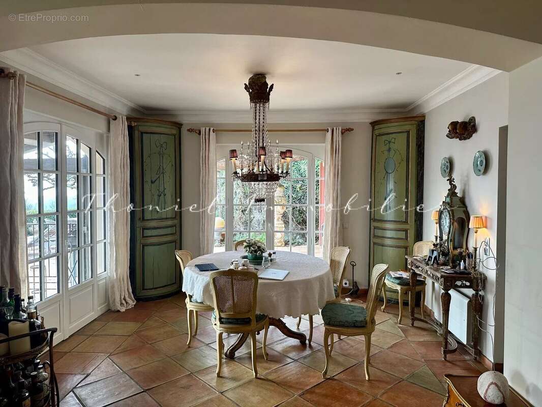 Maison à LA GARDE-FREINET