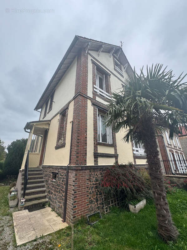 Maison à SAINTE-GAUBURGE-SAINTE-COLOMBE