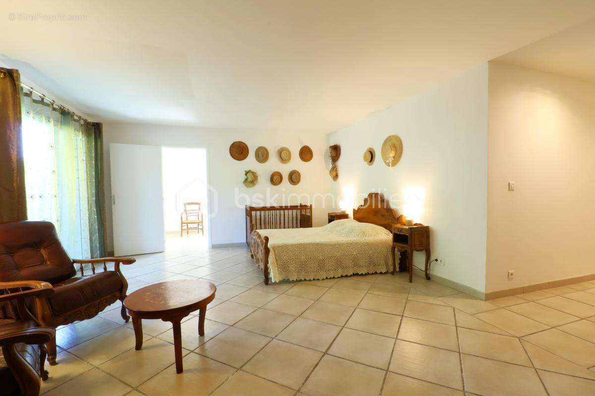 Propriété 7 pièces, 230 m² et 9070 m² de terrain - photo 15