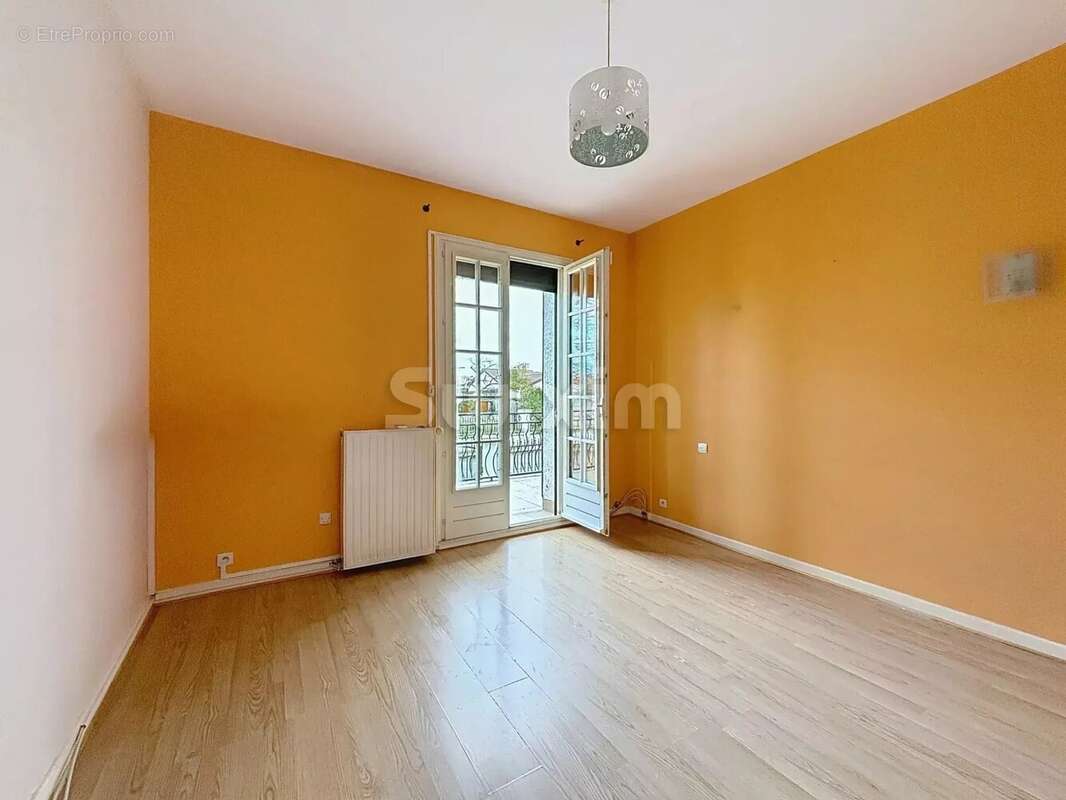 Decines - maison de charme – 261 m² habitables – terrain de 681 m² - photo 5