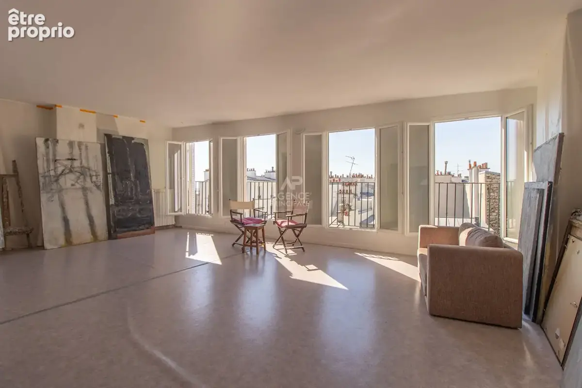 Paris 18eme - montmartre - rue tholoze - dernier etage ! balconnet a toutes les fenetres ! - photo 4