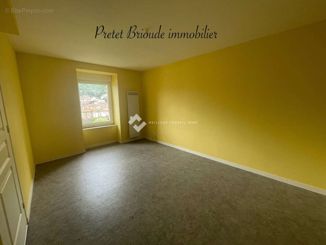 Maison 85 m² à Massiac  - photo 8