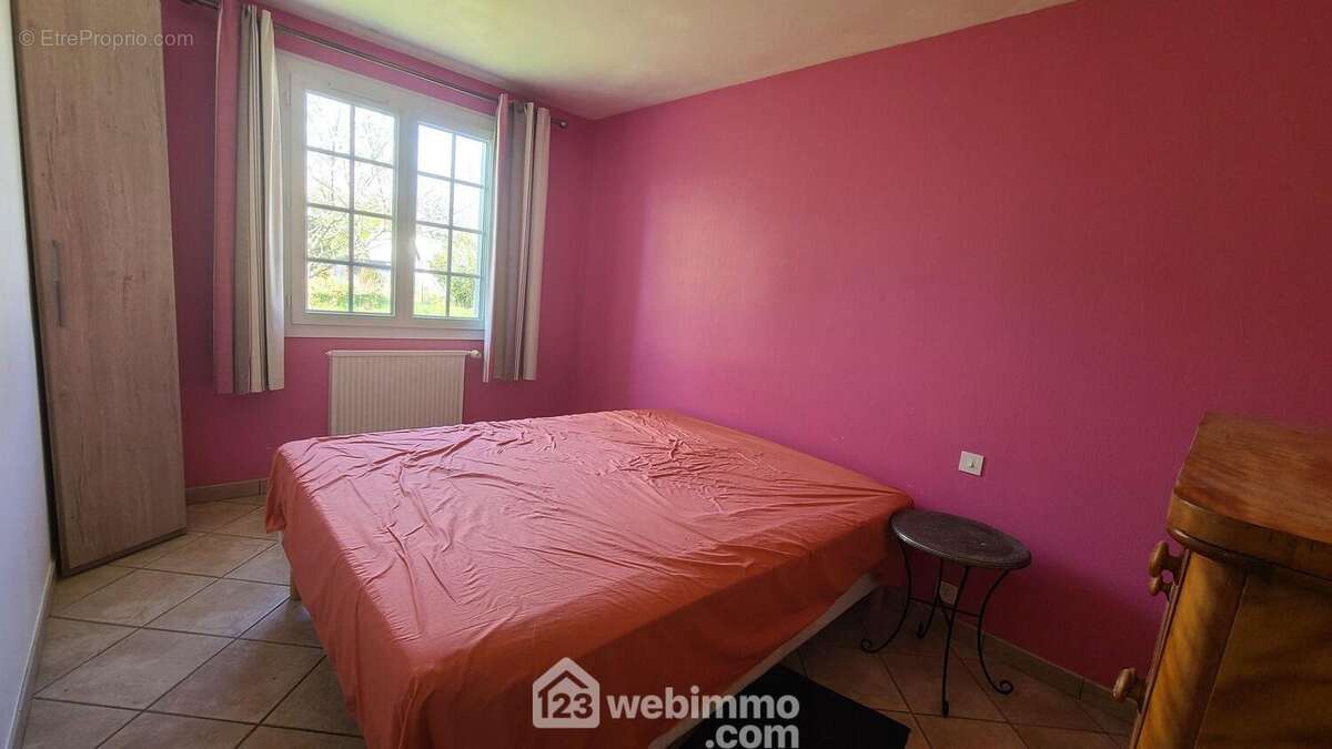 Chambre 1 - Maison à TALMONT-SAINT-HILAIRE