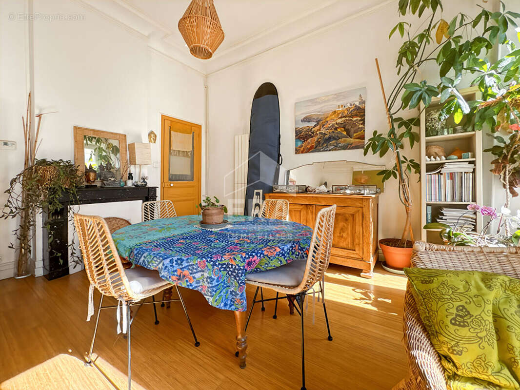 Appartement à MARSEILLE-7E