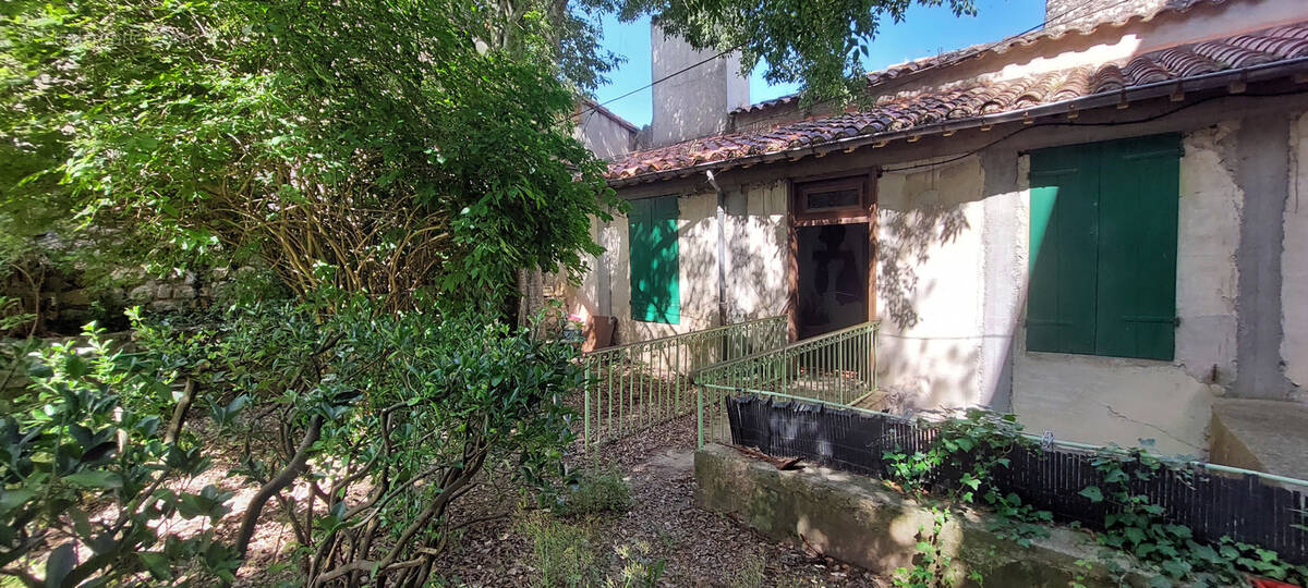 Maison à SAINT-LAURENT-DE-CERDANS