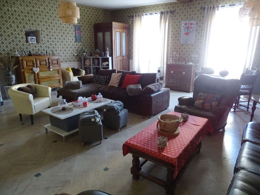 Maison à MONTIGNY-SUR-AUBE