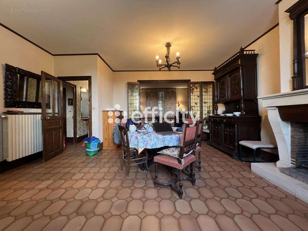 Maison à CHAUMONT-SUR-LOIRE