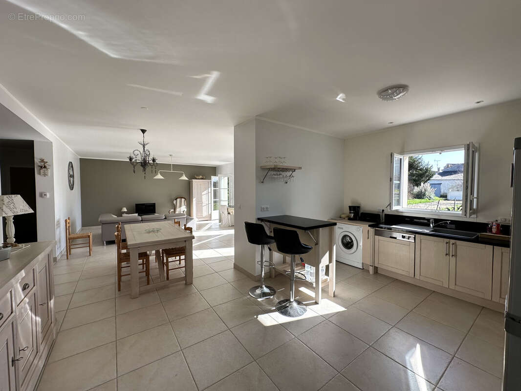 Maison à SAINT-FORT-SUR-GIRONDE