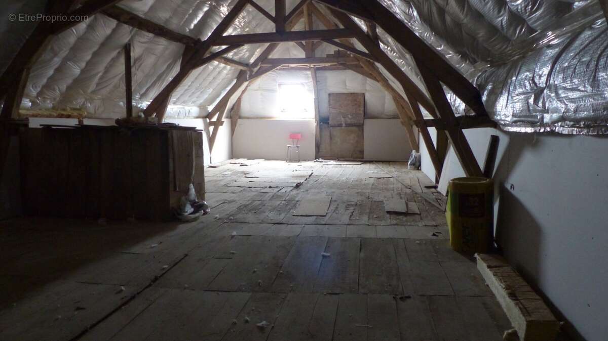 Dpt Deux Sèvres (79), à vendre proche de AIRVAULT maison P5, terrain 1335 m² - photo 7