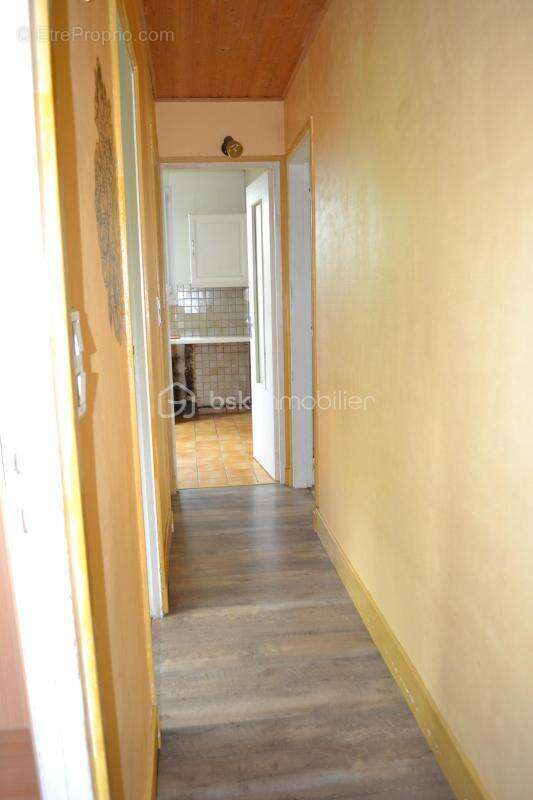 En exclusivité À vendre : Maison élevée sur sous-sol dans un quartier calme - photo 22