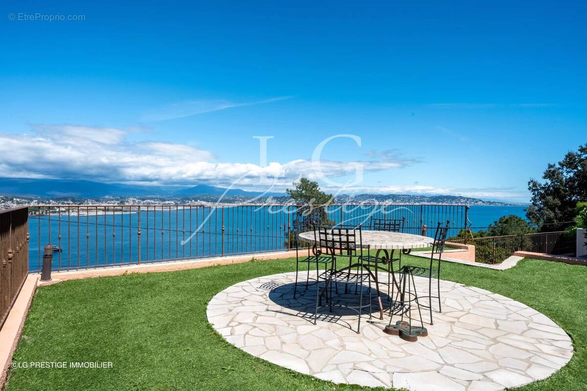 Maison à THEOULE-SUR-MER