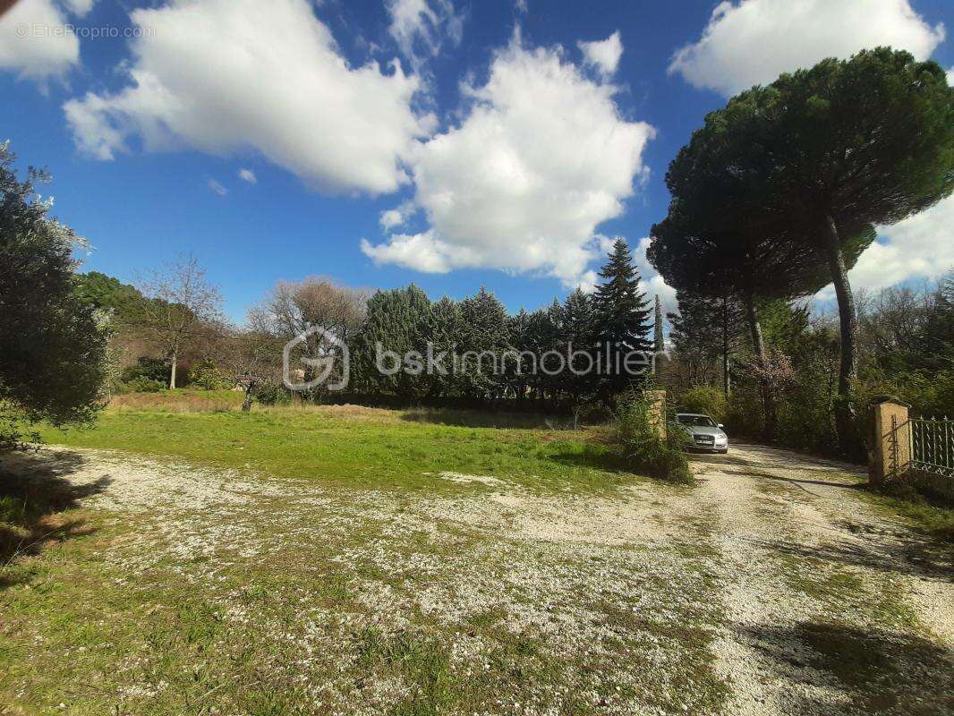 Terrain à ROUSSILLON