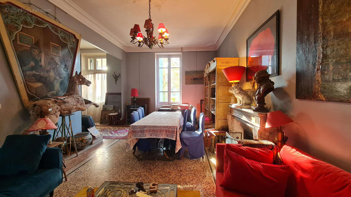 Maison à L'ISLE-SUR-LA-SORGUE