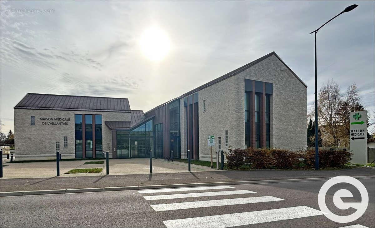 Maison à AILLANT-SUR-THOLON