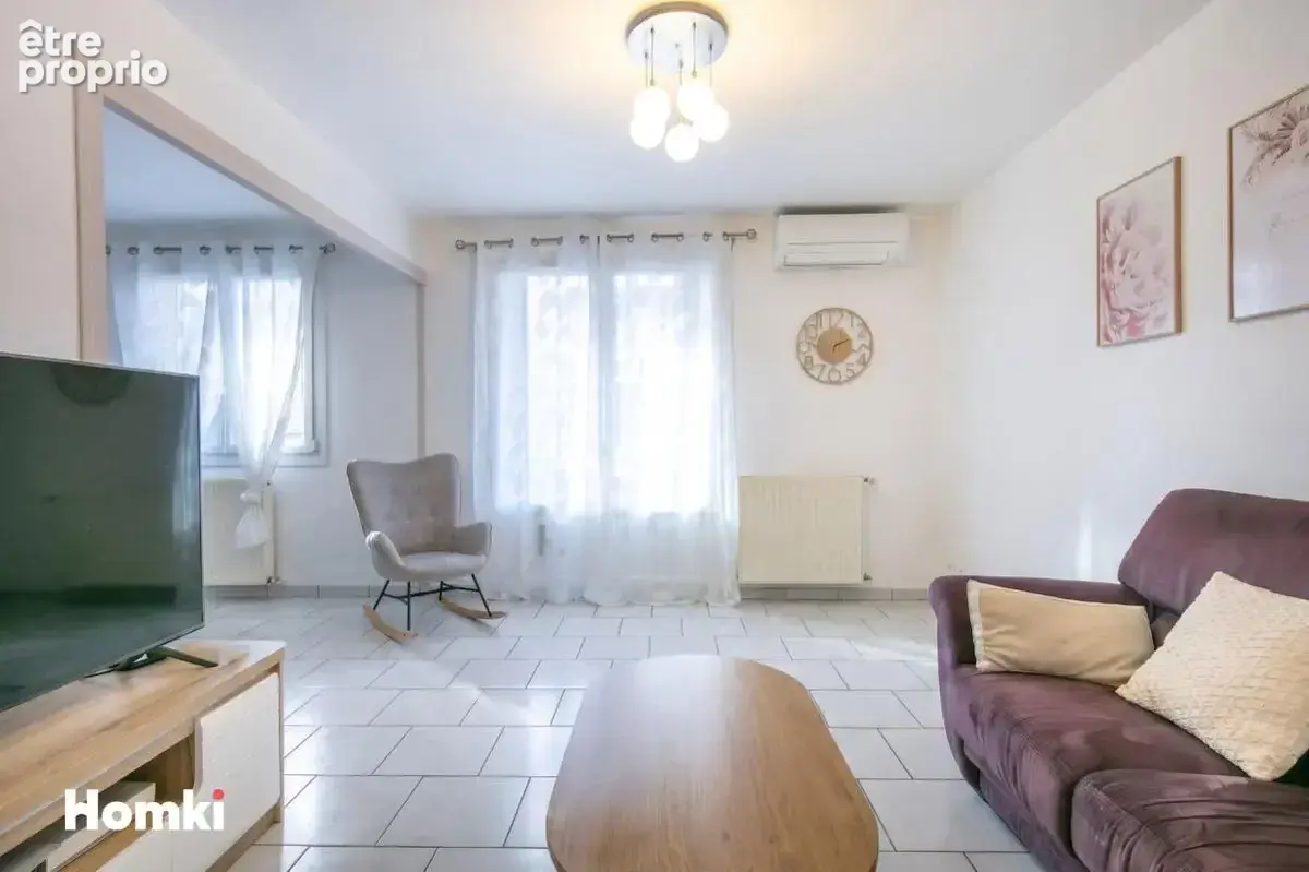 Appartement à FONTAINE