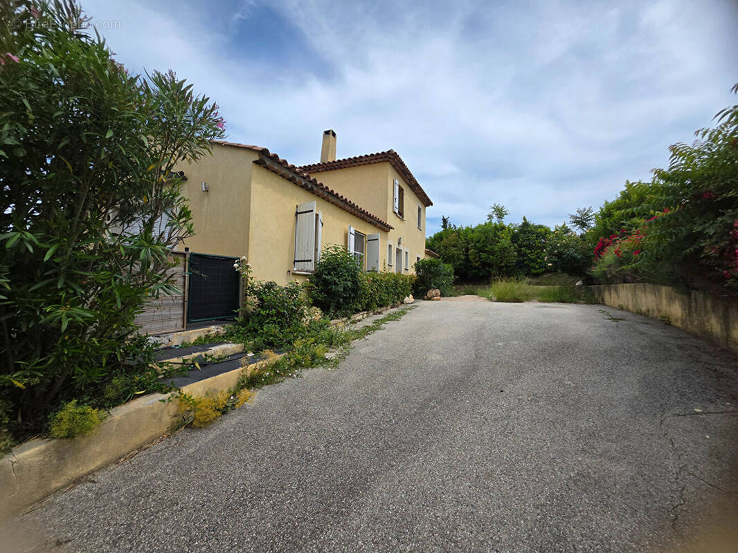 Maison à BOUYON