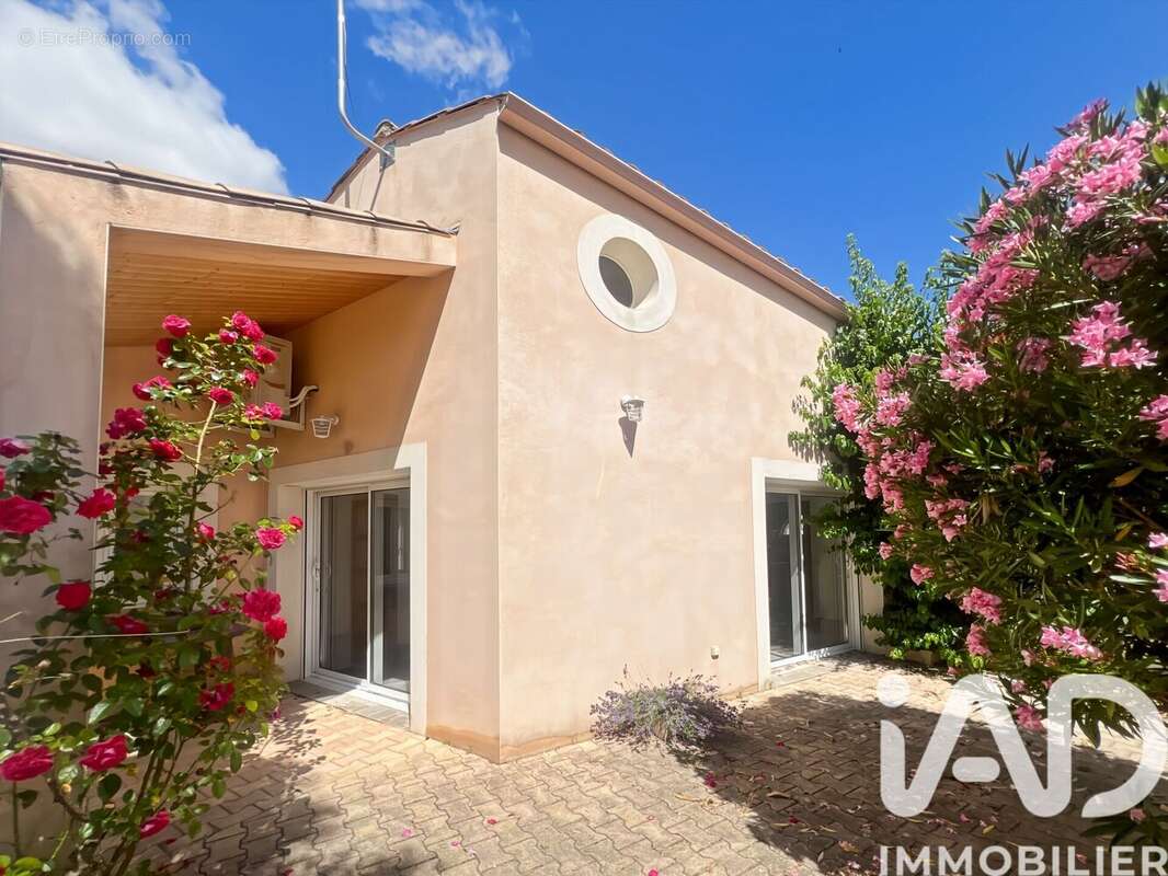 Maison 94 m² à Bagnols-Sur-Ceze  - photo 2