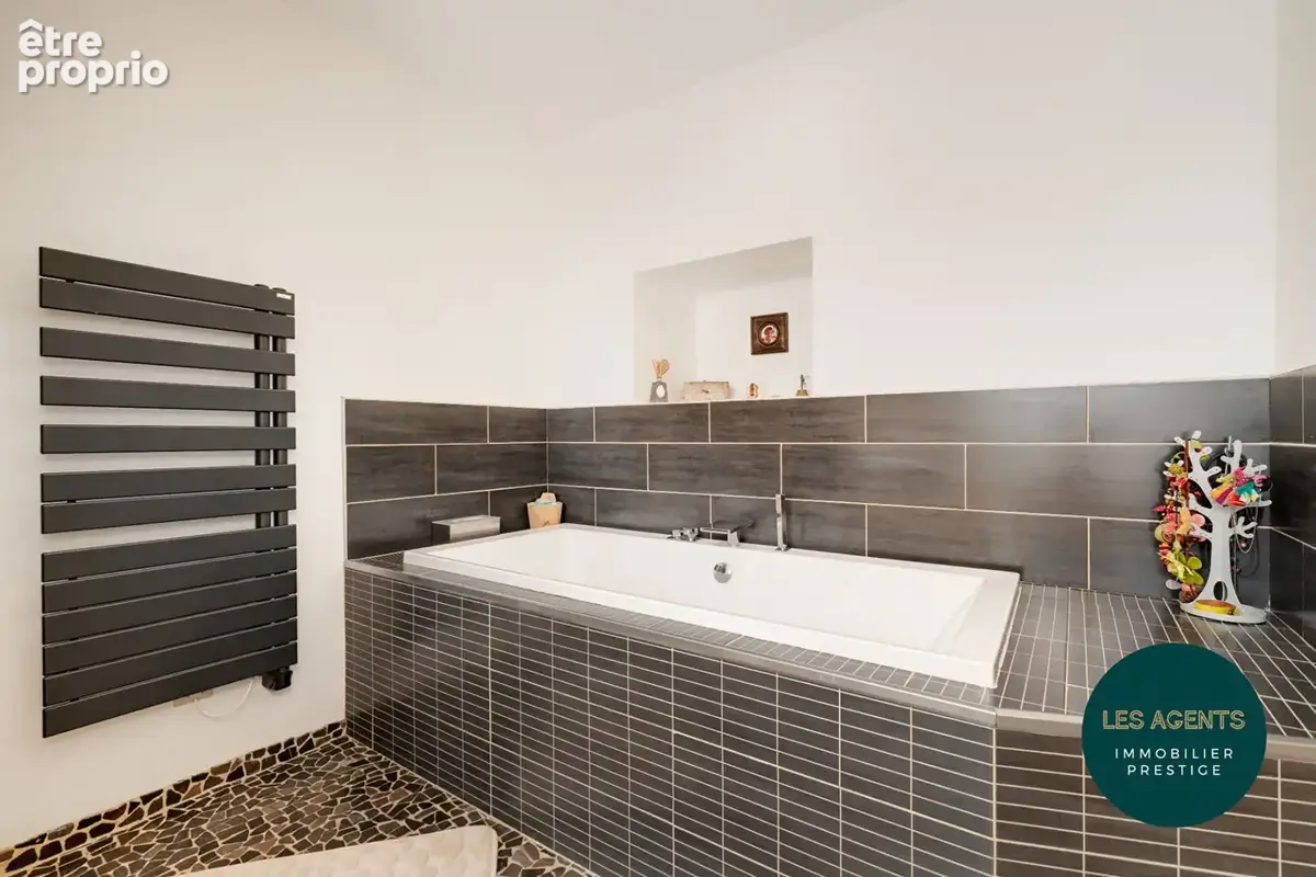 EPINAL centre ville - Duplex d'env. 162 m2 - 3 chambres - Terrasse - Parkings - photo 12