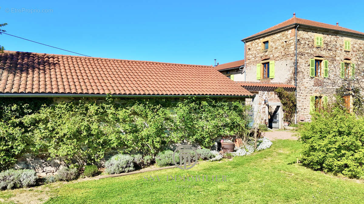 Maison à SAINT-JEAN-SAINT-MAURICE-SUR-LOIRE