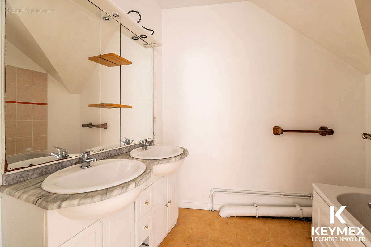 Appartement à MERU