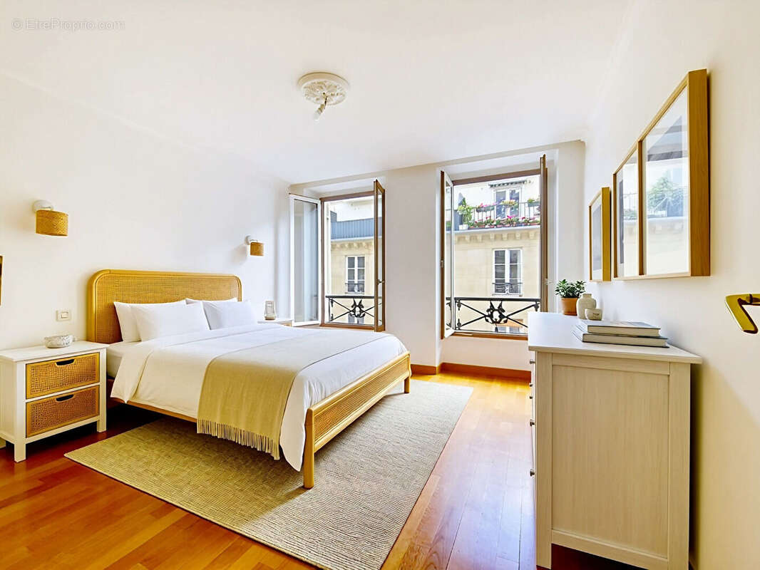 Appartement à PARIS-2E