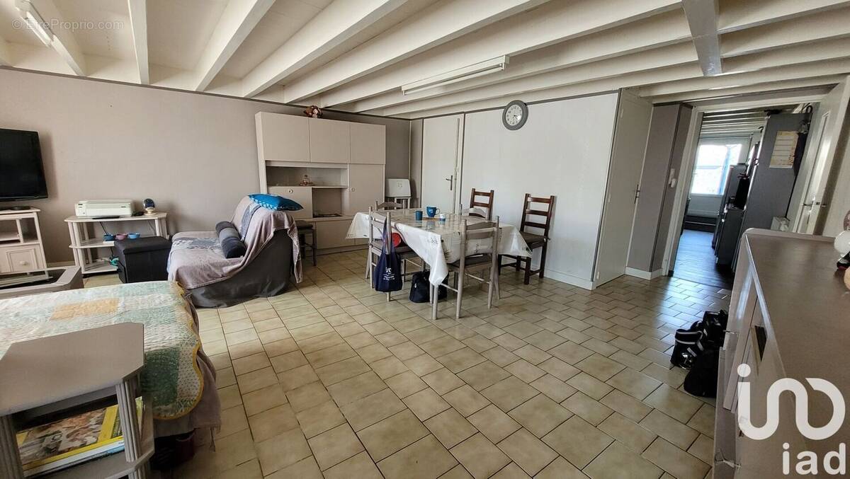 Photo 1 - Maison à SAINT-ROGATIEN