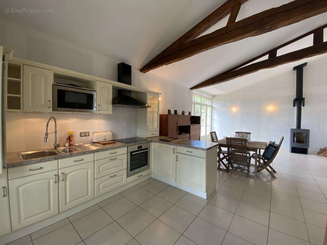 Propriété en pierre avec gîtes, piscine et vue - photo 20