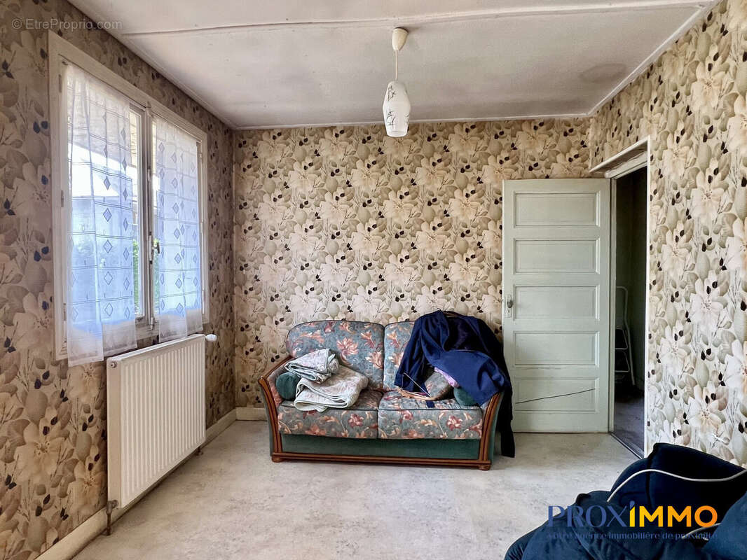 Maison 82 m² à Saint-Laurent-Du-Pont  - photo 6