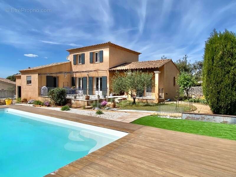Maison à vendre 5 minutes d’Uzès : Villa lumineuse T5 116 m2 avec piscine, garage, terrain 1200m2 - photo 16
