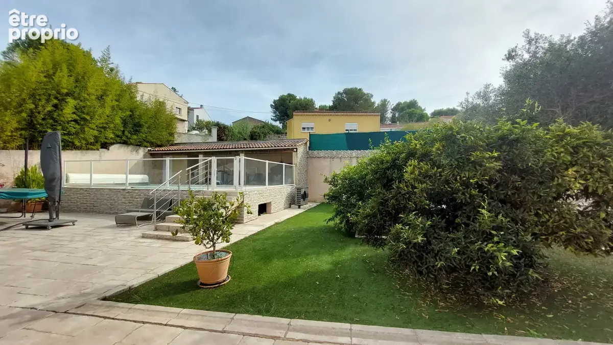 MAISON 170 m2 -  Piscine et Double Garage sur 1042 m2 de terrain - photo 4