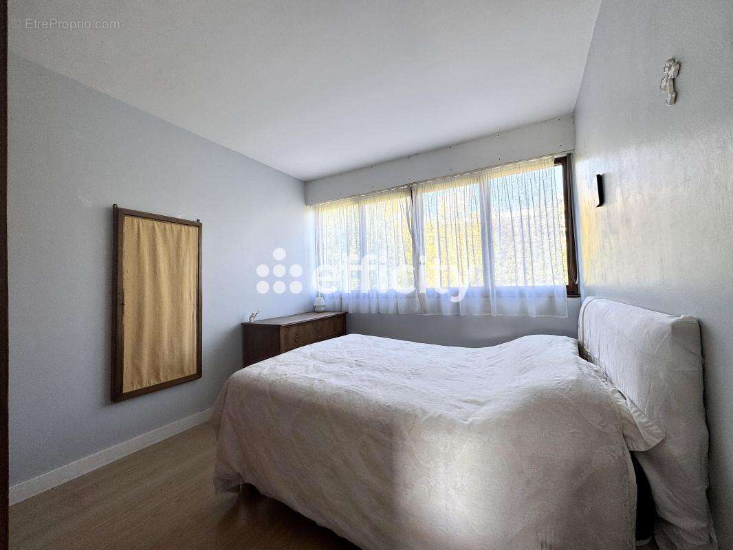 Appartement à LA CELLE-SAINT-CLOUD