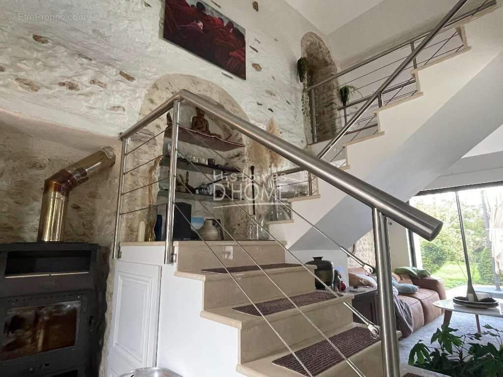 Maison à JOUY-LE-CHATEL