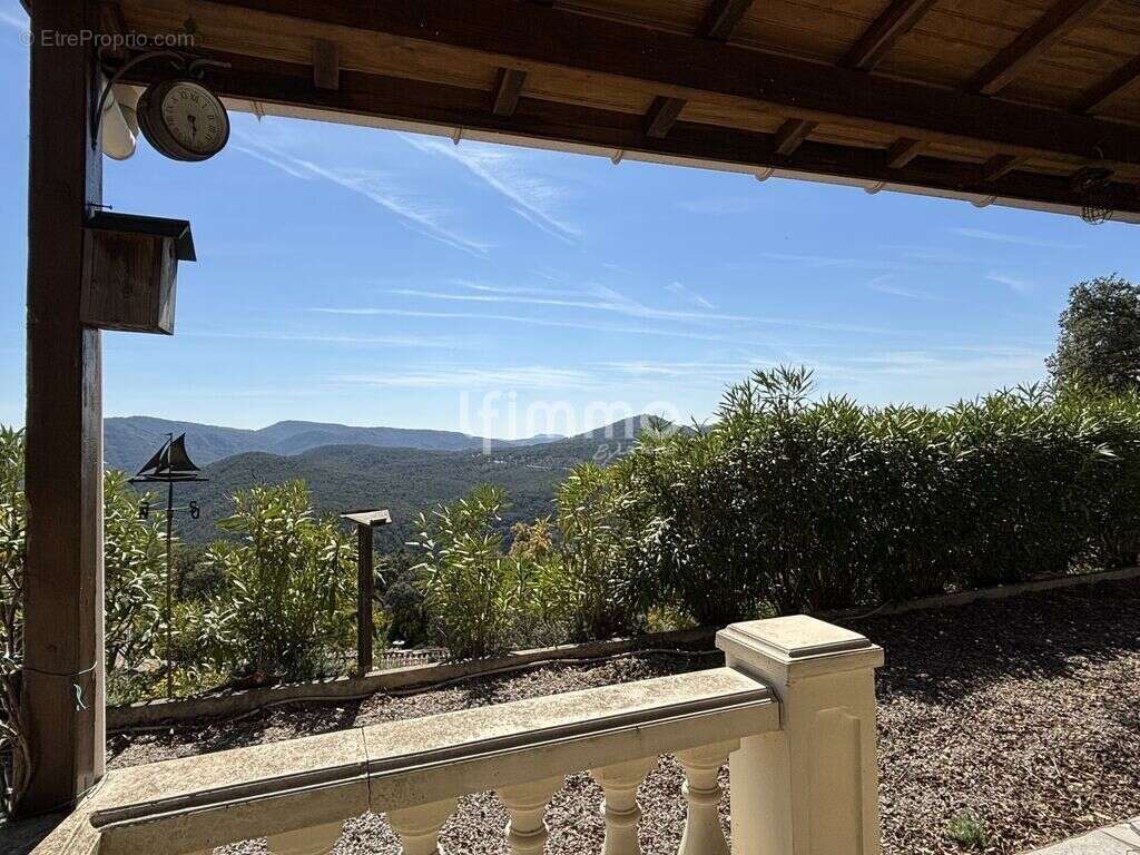 Maison à LE MUY