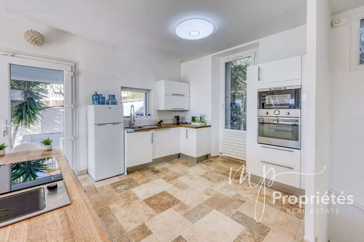 Maison à BORMES-LES-MIMOSAS