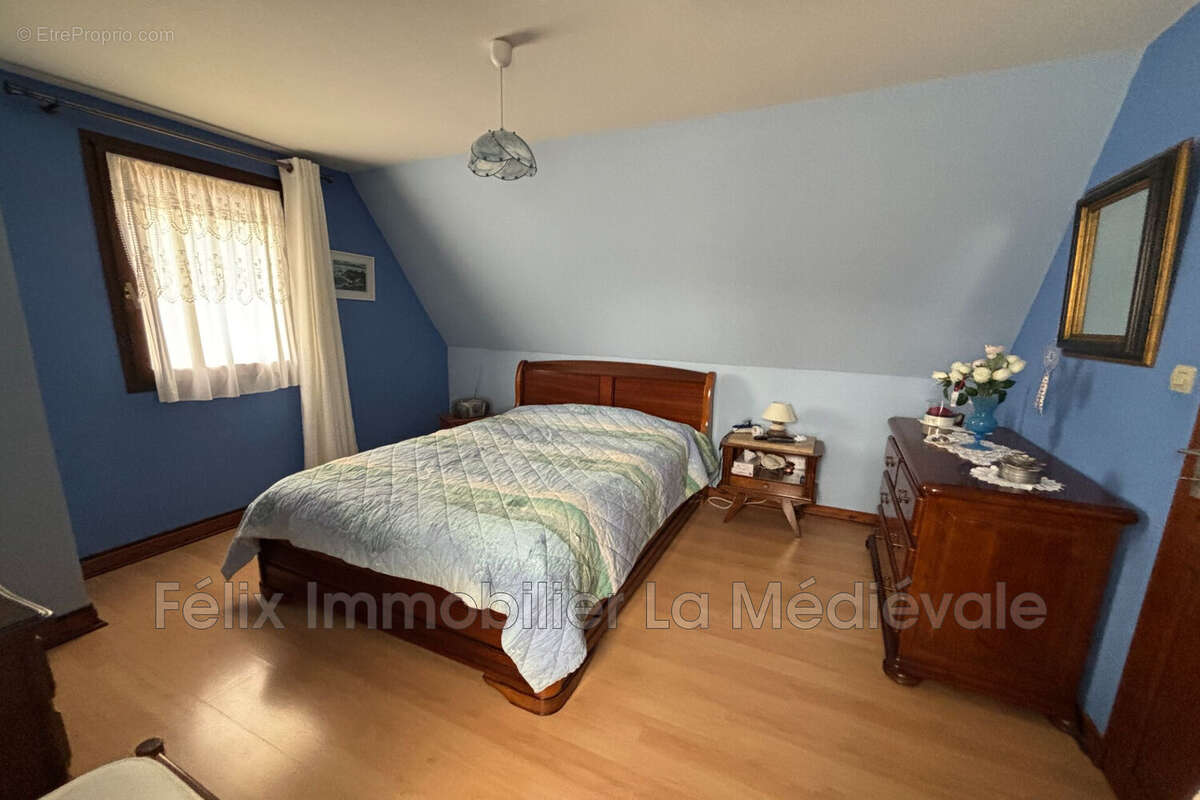 Maison à CARSAC-AILLAC