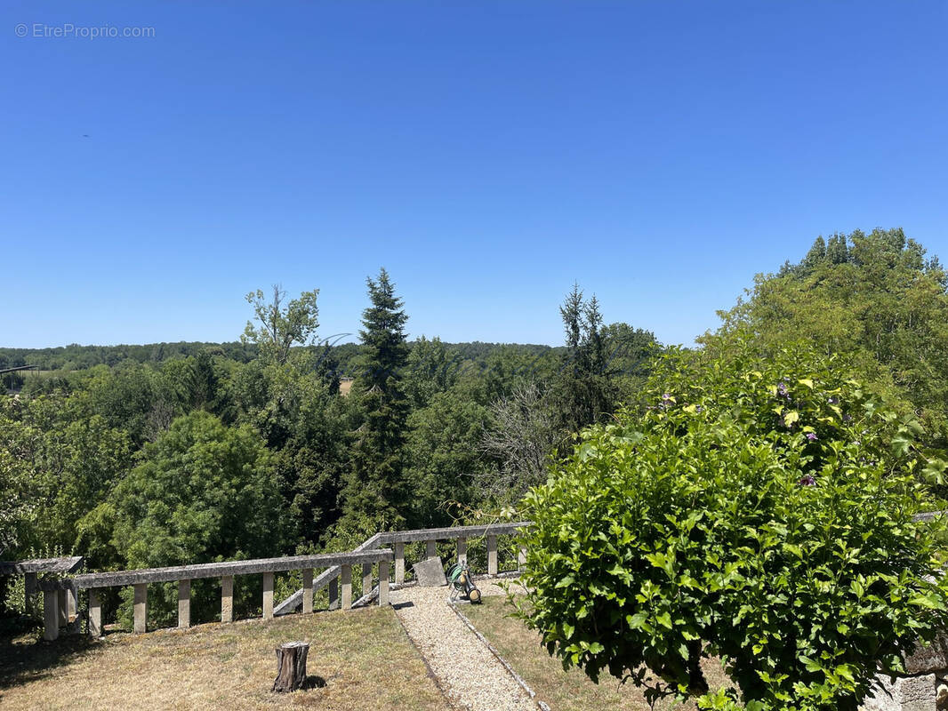 Maison à CHAMPAGNAC-DE-BELAIR