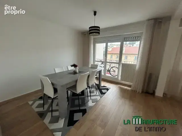 Appartement proche cours fauriel -  t4  rénové avec  balcon et place de stationnement couverte - photo 6