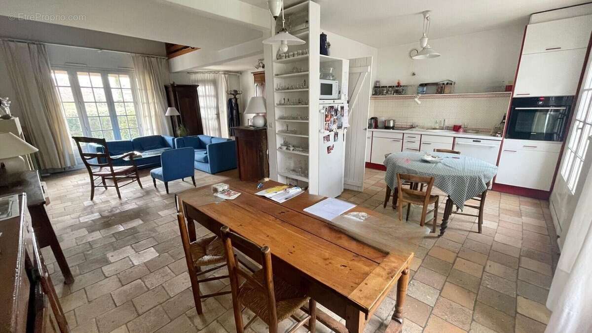 Maison à SAINT-CYR-SUR-LOIRE