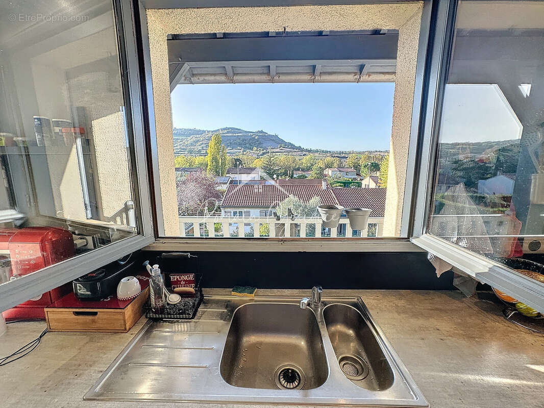 Maison à SAINT-GEORGES-DE-LUZENCON