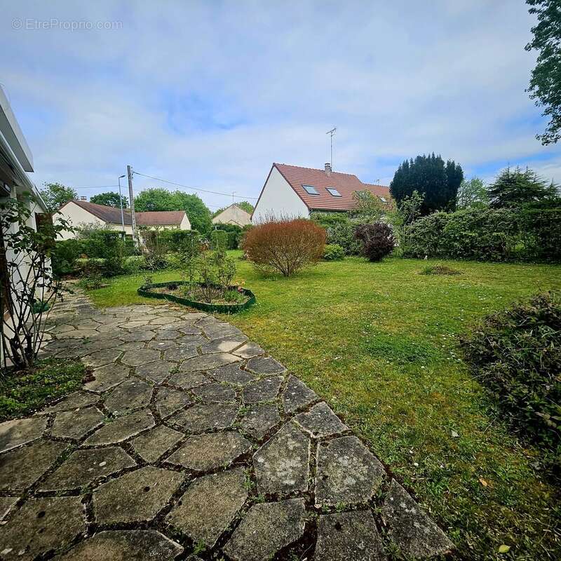 Maison à SAINT-GERMAIN-LES-ARPAJON