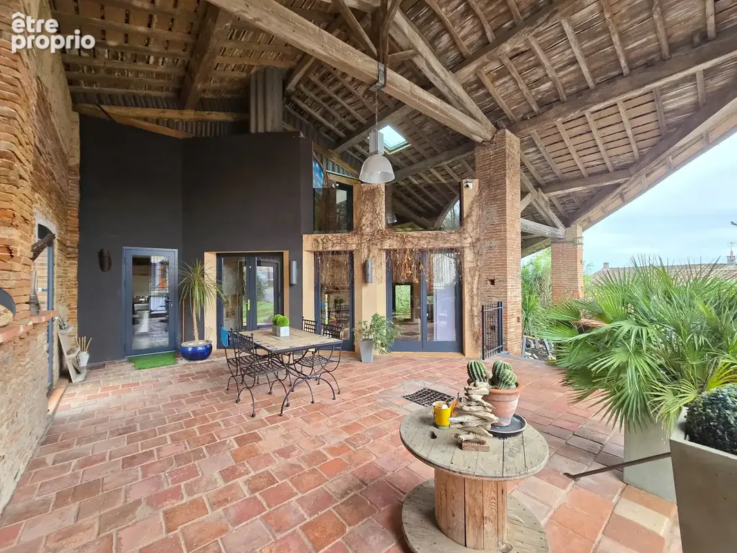 BOURG SAINT BERNARD, Maison atypique de 195 m2 à vendre. - photo 3