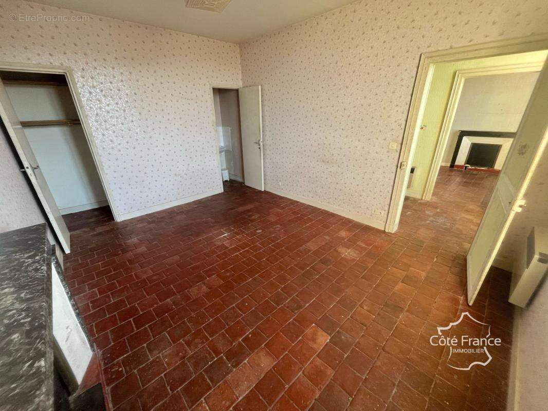 Maison bourgeoise avec vue dégagée   Calme, terrain et dépen - photo 18