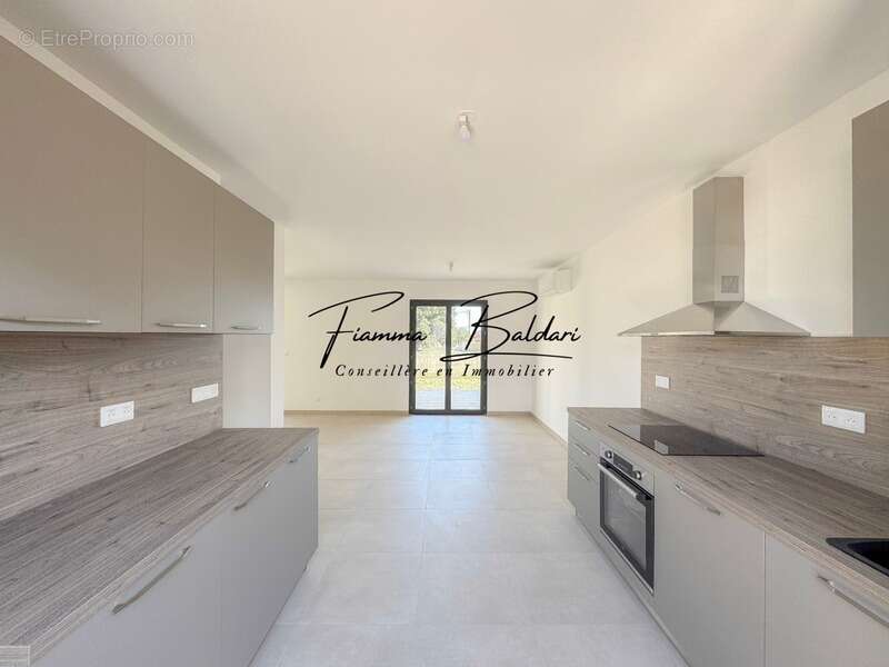 À vendre Maison T4 en duplex de 86m² neuve avec garage, Folelli, Penta di Casinca, Haute-Corse (20) - photo 6