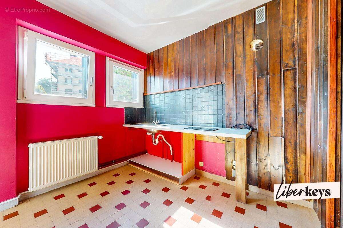 A vendre - Appartement  trois pièces avec fort potentiel – 22 bis Avenue de Brogny,  74000 Annecy - photo 4