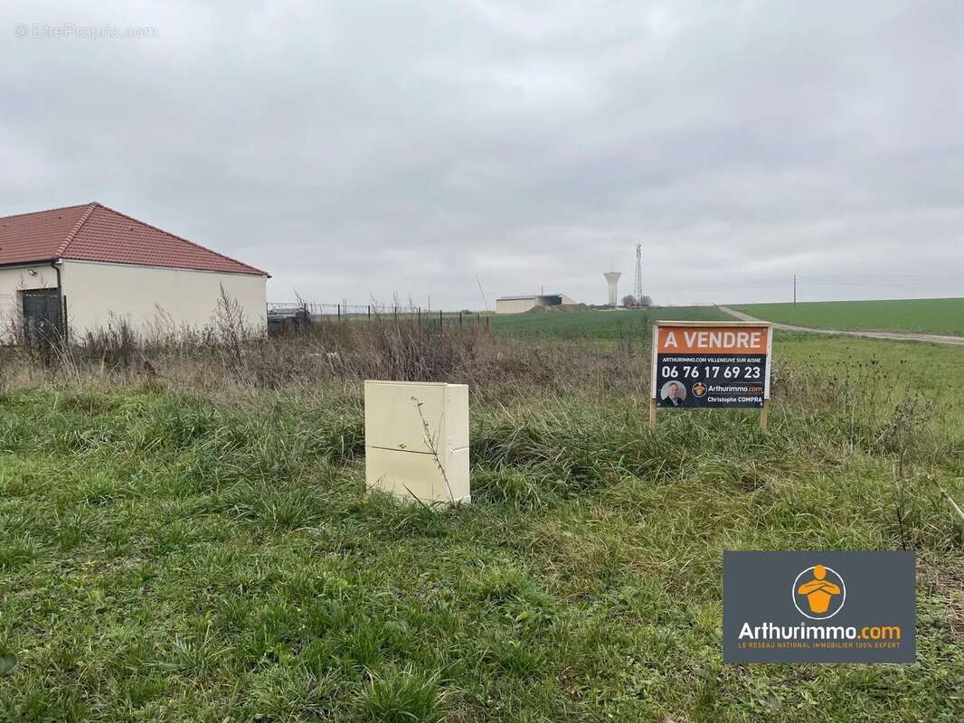 Terrain à VARISCOURT